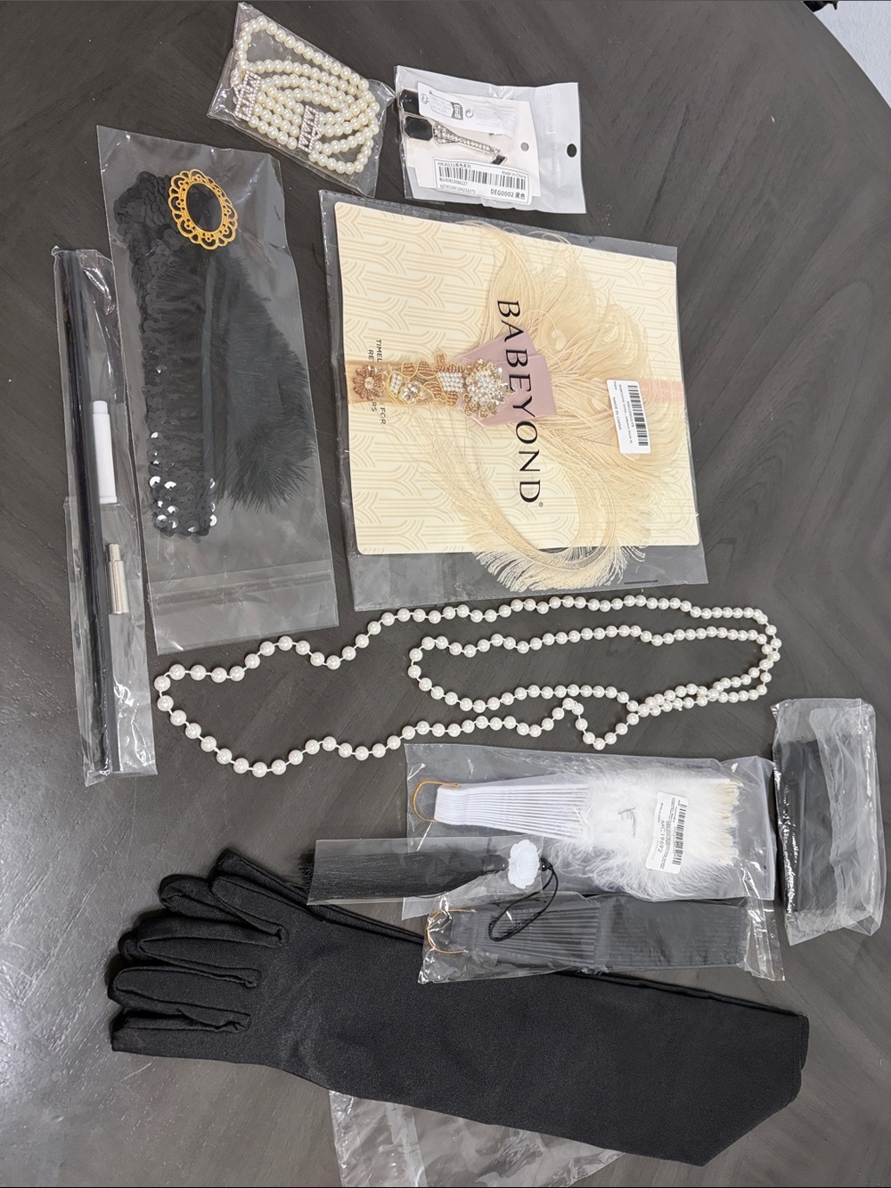 1920’s Flapper Costume Accessories Feather Headbands Pearl Necklace Gloves